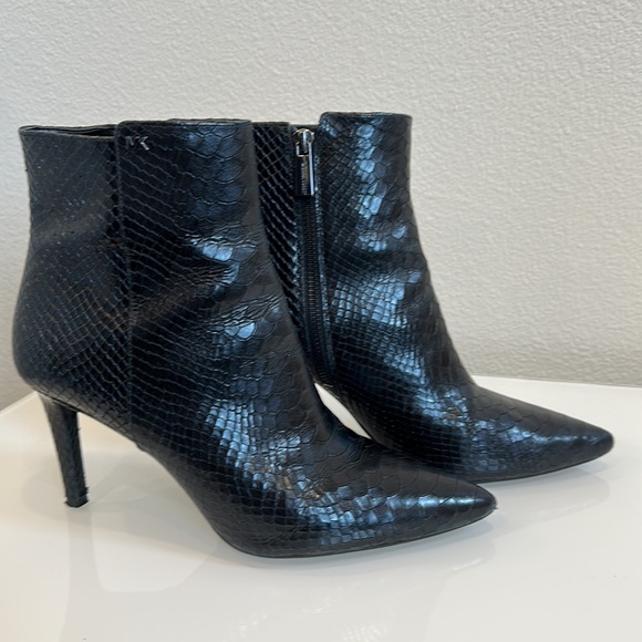 Michael Kors Bootie - Picture 2 of 11